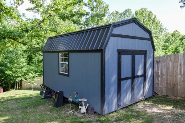 $369,900 | 421 Marlin Lane, Westmoreland, TN 37186