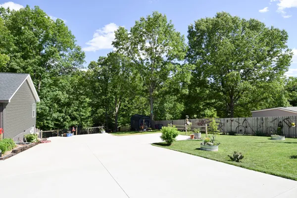 $369,900 | 421 Marlin Lane, Westmoreland, TN 37186