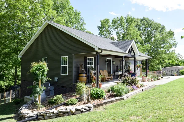 $369,900 | 421 Marlin Lane, Westmoreland, TN 37186