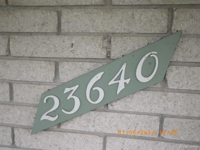 23640 Rockingham Street Southfield, MI 48033 - Photo 8 of 16 IMGP1427.jpg
