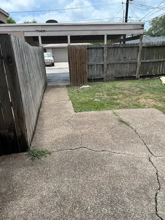 $1,300 | 5069 Wingfoot Lane, Unit C, Corpus Christi, TX 78413