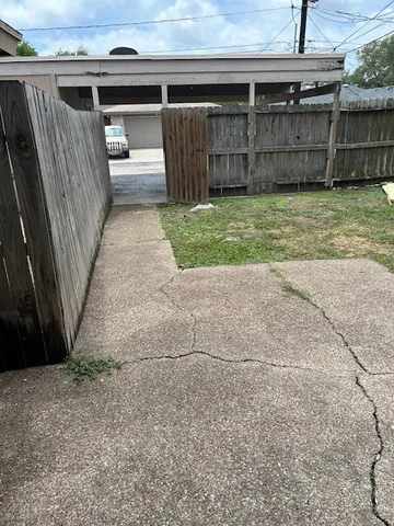 $1,300 | 5069 Wingfoot Lane, Unit C, Corpus Christi, TX 78413