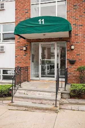 $2,850 | 11 Commonwealth Court, Unit 1, Boston, MA 02135