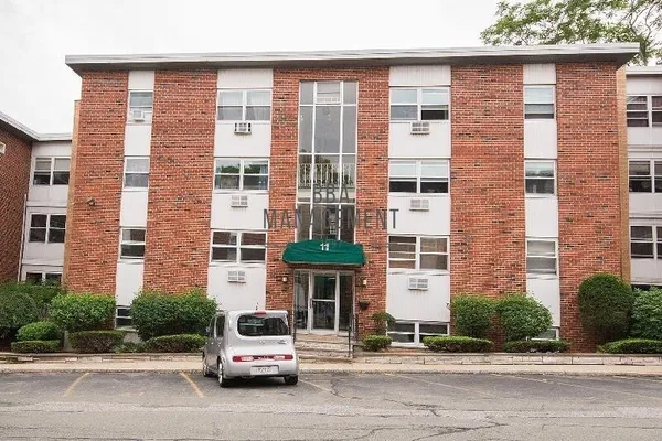 $2,850 | 11 Commonwealth Court, Unit 1, Boston, MA 02135