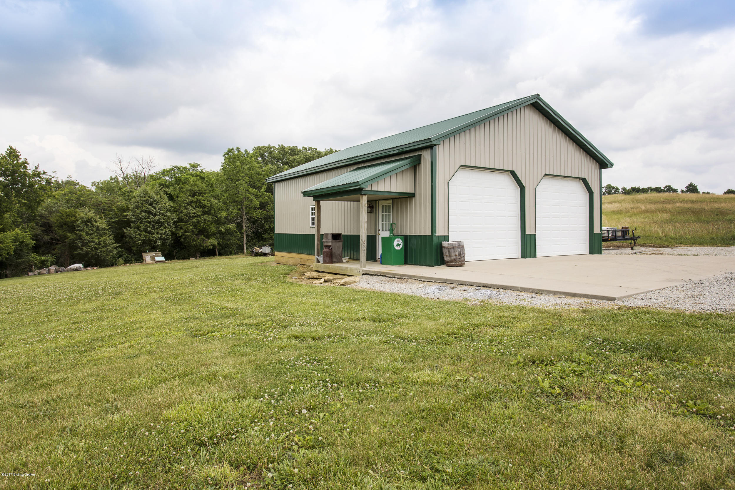 884 Morton Ridge Road Bedford, KY 40006 - Photo 45 of 47 45-garage