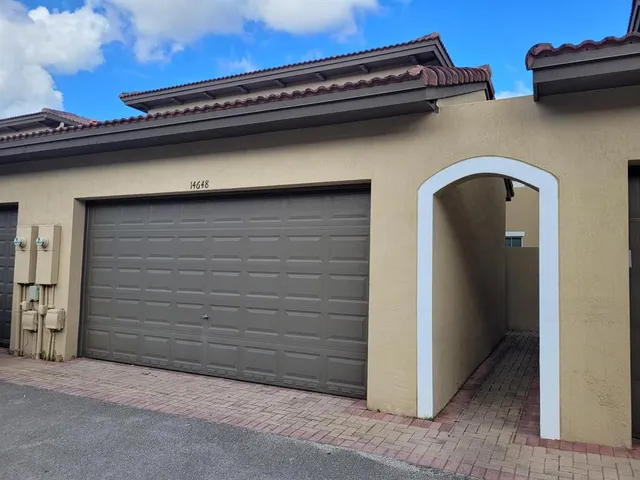 $3,250 | 14648 Southwest 14 Street, Pembroke Pines, FL 33027