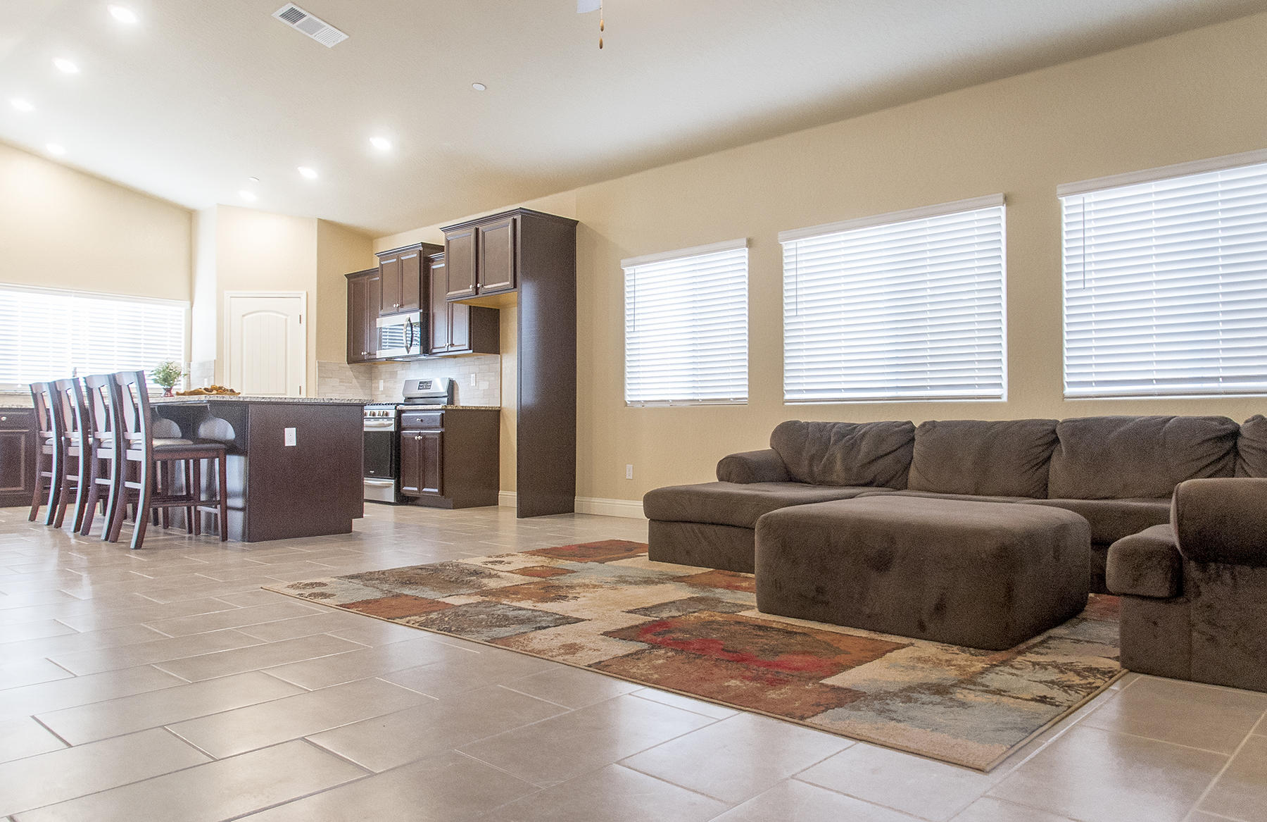 681 Strada Street Lemoore, CA 93245 - Photo 9 of 33 9