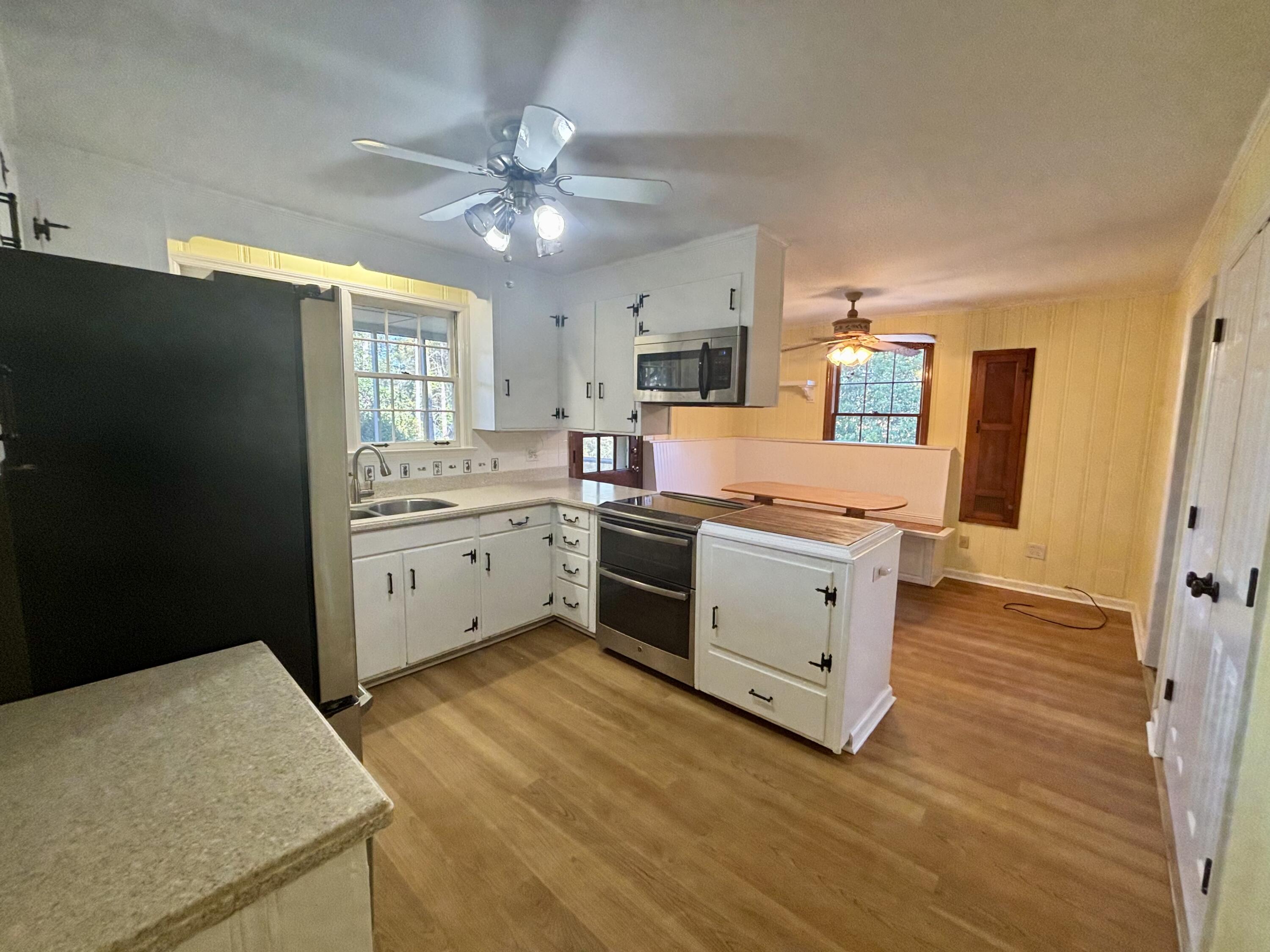 807 Barrett Lane Augusta, GA 30909 - Photo 4 of 21 IMG_1274