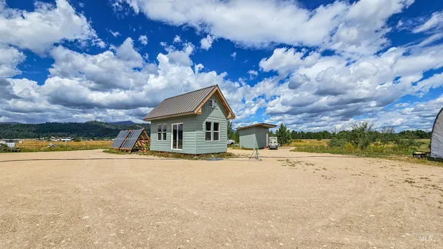$549,000 | 101 Sixty Lane, Cascade, ID 83611