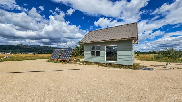 $549,000 | 101 Sixty Lane, Cascade, ID 83611