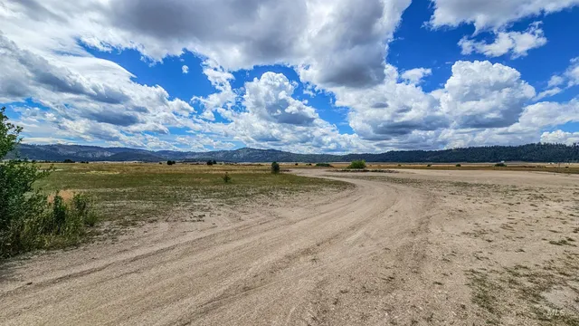 $549,000 | 101 Sixty Lane, Cascade, ID 83611