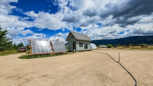 $549,000 | 101 Sixty Lane, Cascade, ID 83611