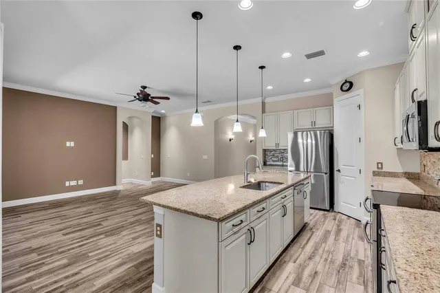 $635,000 | 9902 Craftsman Park Way, Palmetto, FL 34221