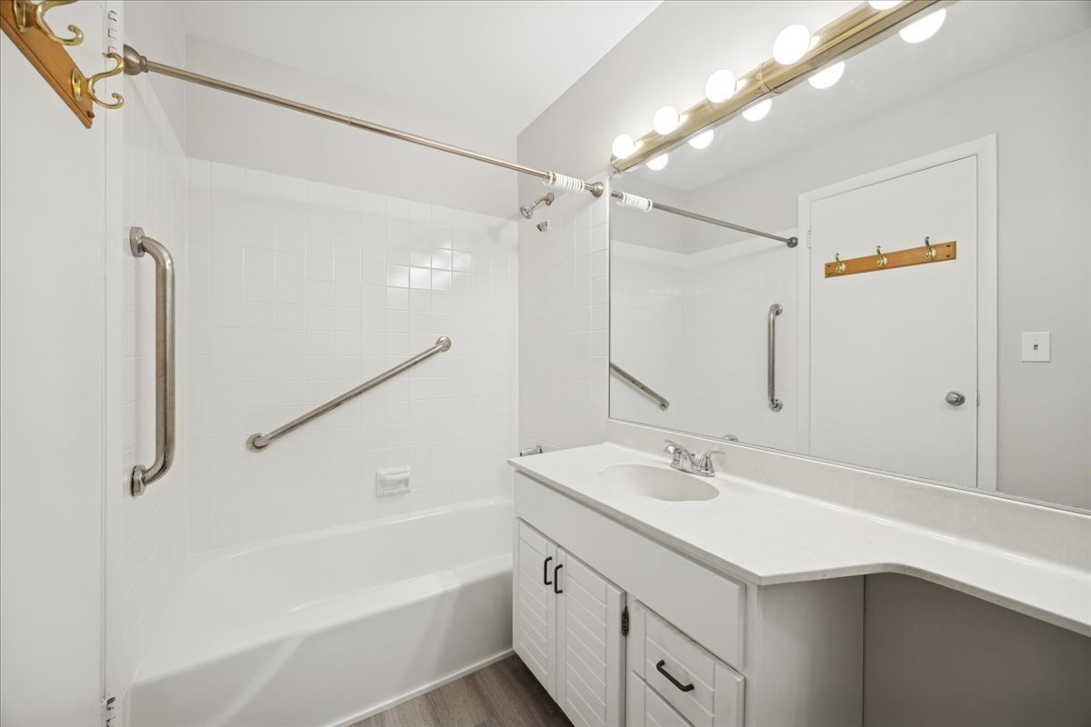 948 East Old Willow Road, Unit 204 Prospect Heights, IL 60070 - Photo 13 of 19