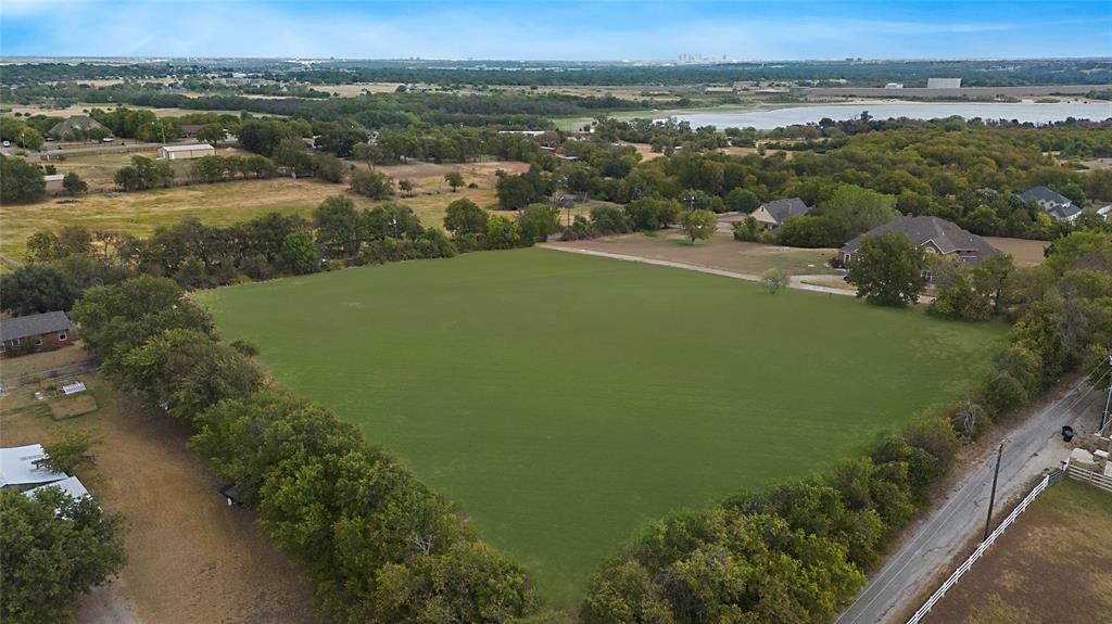516 Rogers Road Benbrook, TX 76126 - Photo 2 of 17 Gallery Image 2