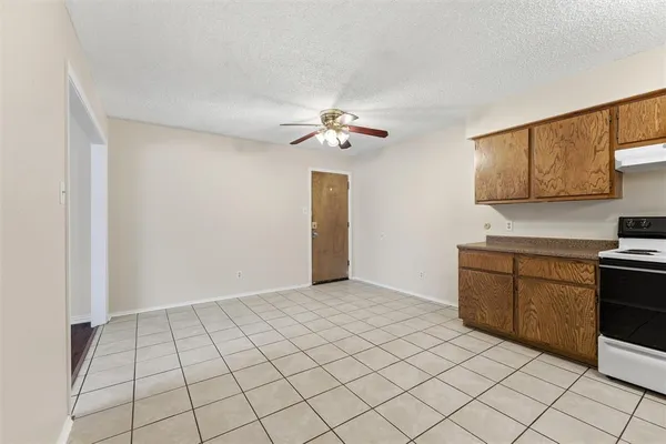 $1,100 | 410 West Franklin Street, Unit 6, Waxahachie, TX 75165