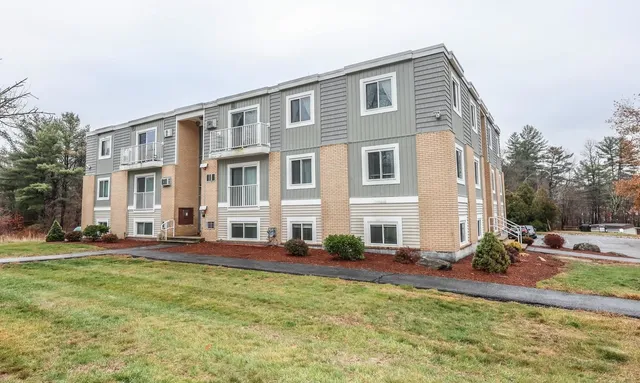 $200,000 | 20 Mercury Drive, Unit 20, Londonderry, NH 03053