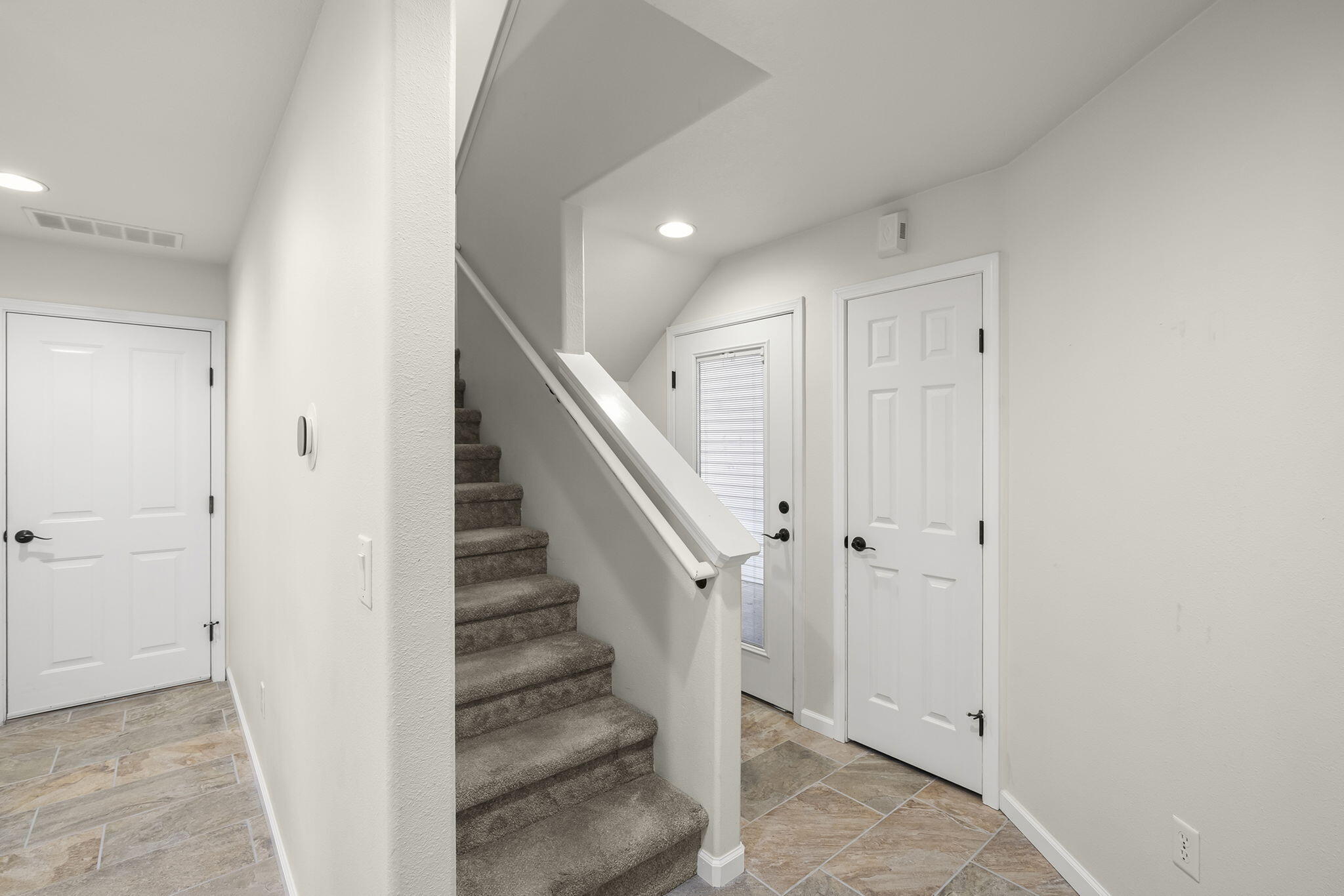 438 Northwest 19th Street, Unit 60 Redmond, OR 97756 - Photo 5 of 32