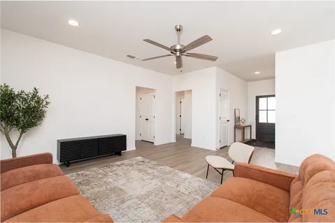 $324,900 | 569 Bella Rose Drive, Belton, TX 76513