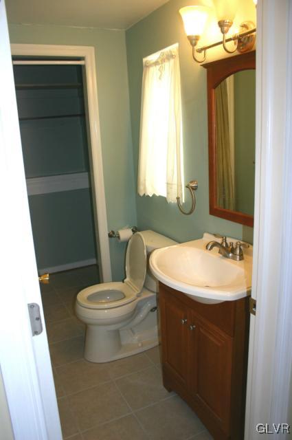 3143 Shakespeare Road Bethlehem, PA 18017 - Photo 11 of 14 Gallery Image 11
