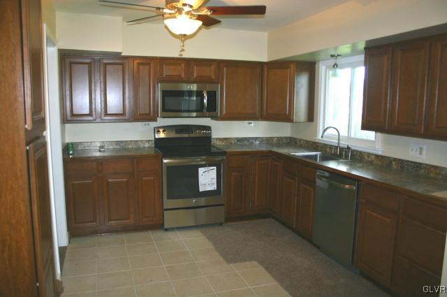 3143 Shakespeare Road Bethlehem, PA 18017 - Photo 4 of 14 Brand new kitchen