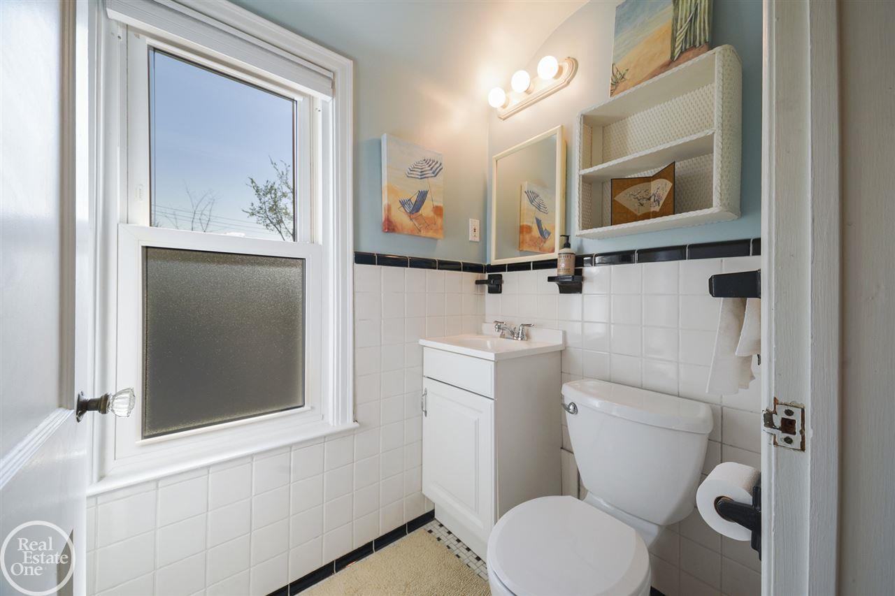 466 Moran Road Grosse Pointe Farms, MI 48236 - Photo 22 of 33