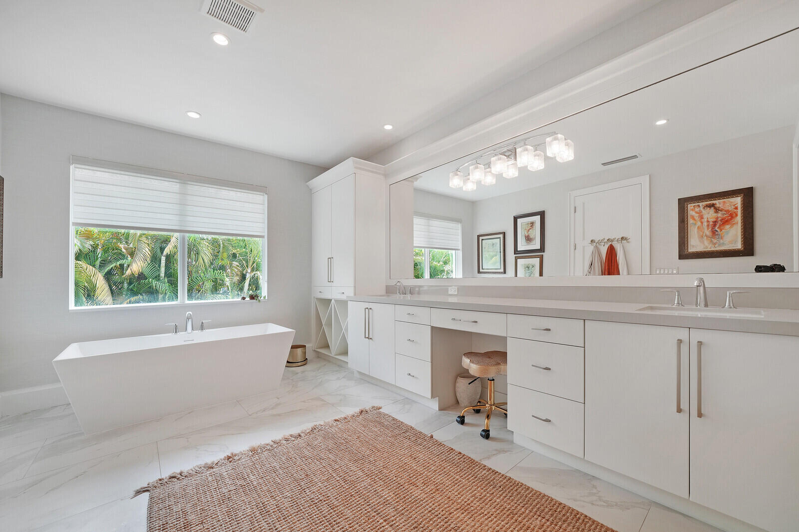 436 Northeast Wavecrest Way Boca Raton, FL 33432 - Photo 28 of 68 Primary Bathroom