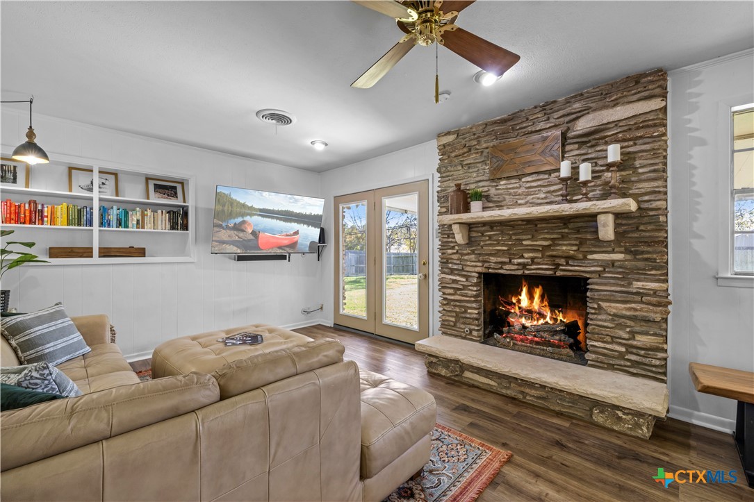 2601 Linwood Road Temple, TX 76502 - Photo 10 of 41 a living room with furniture and a fireplace