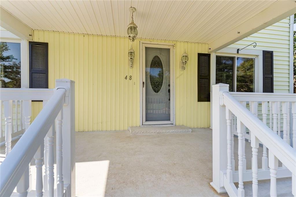48 Kinsman Road Greenville, PA 16125 - Photo 14 of 42 a view of a hallway with windows