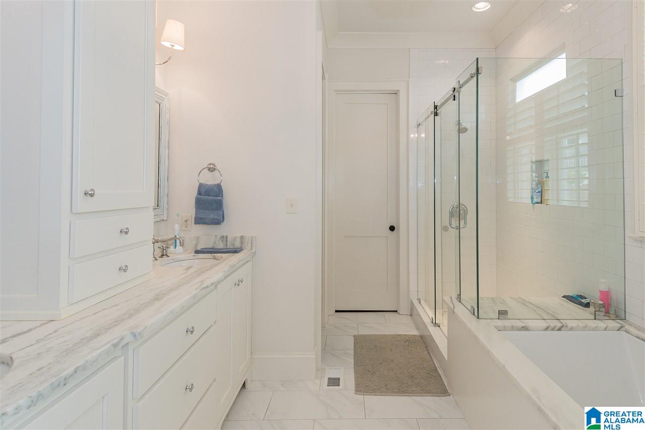 904 Shades Road Birmingham, AL 35209 - Photo 23 of 38