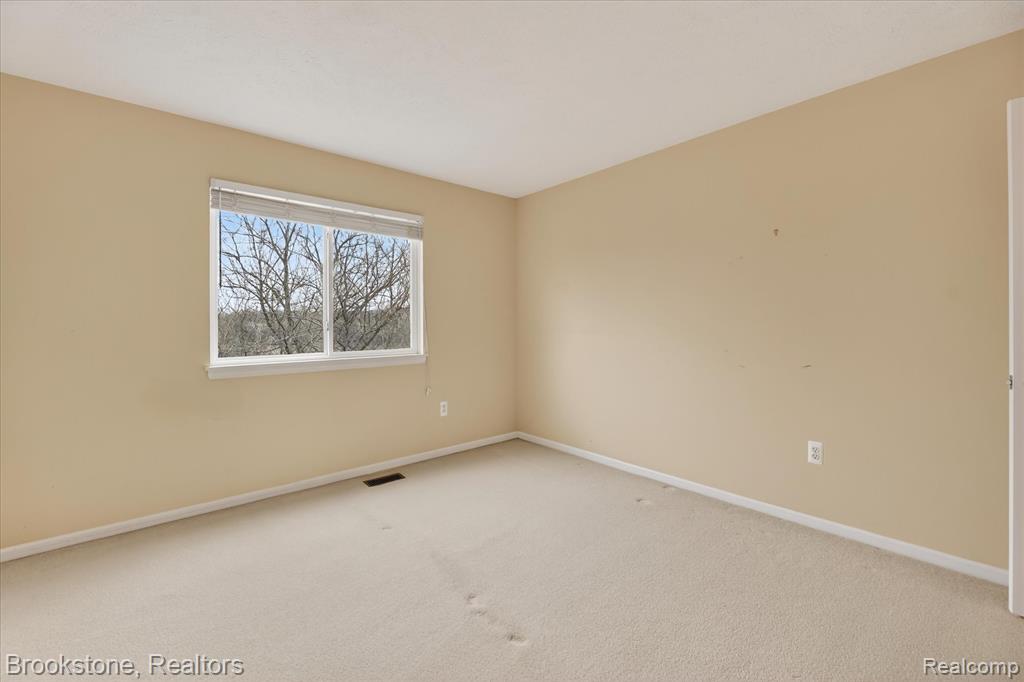 986 Spirea, Unit 44 Howell, MI 48843 - Photo 27 of 49