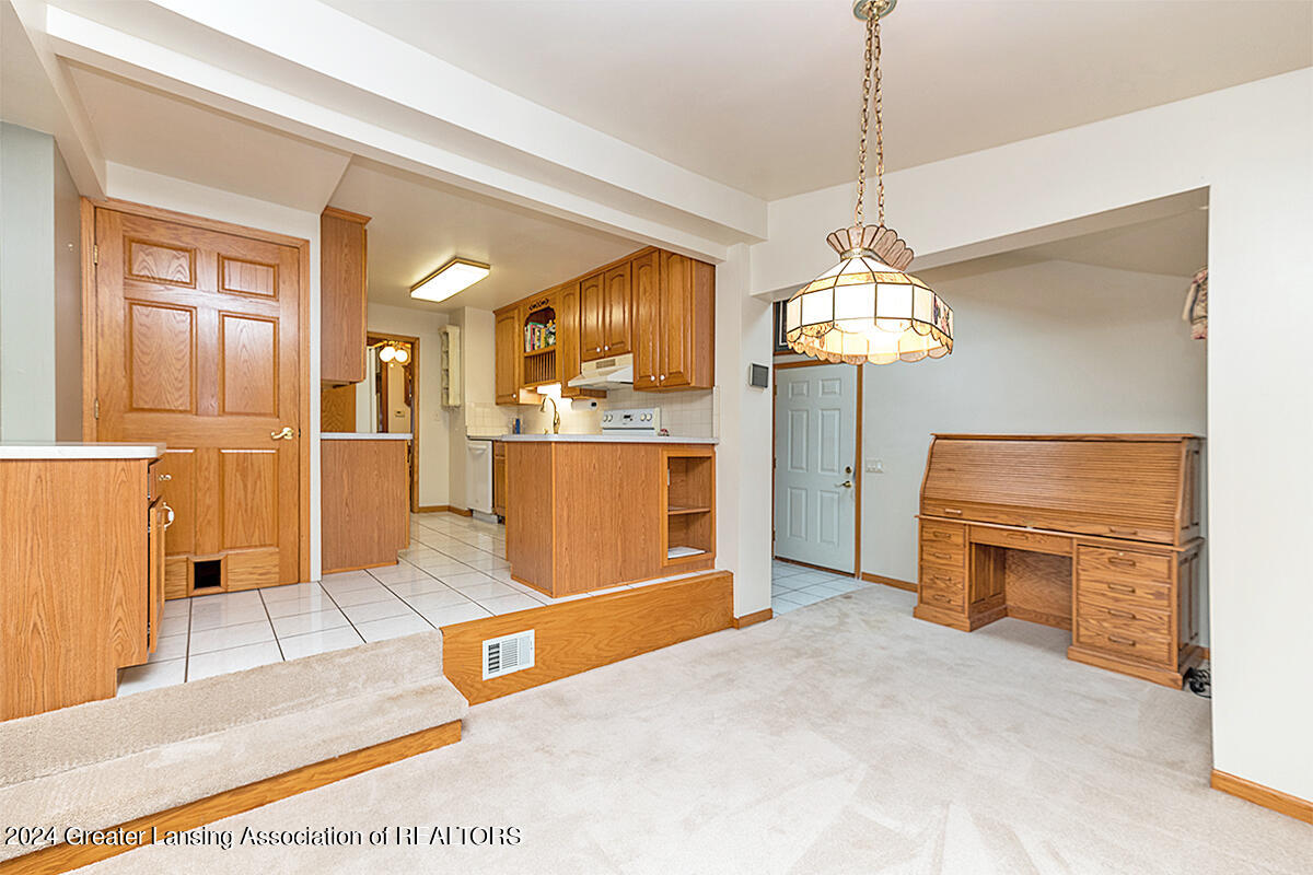 2608 Arlington Road Lansing, MI 48906 - Photo 19 of 28 19