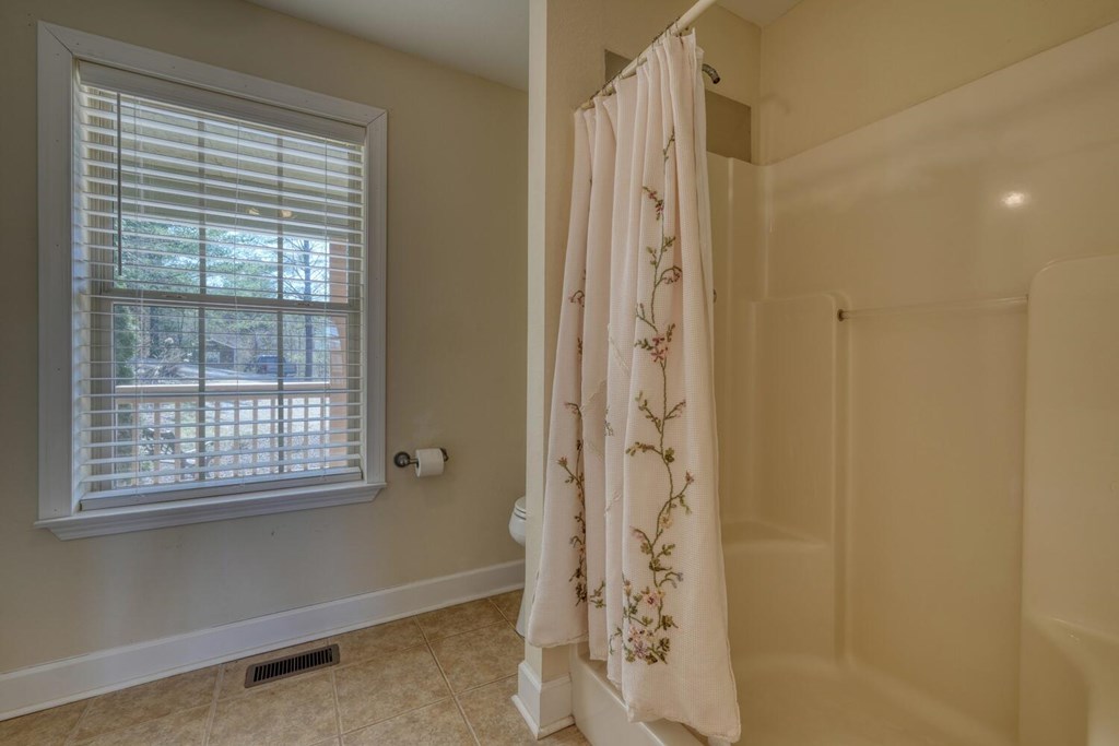 6129 Ruth Drive Young Harris, GA 30582 - Photo 16 of 50