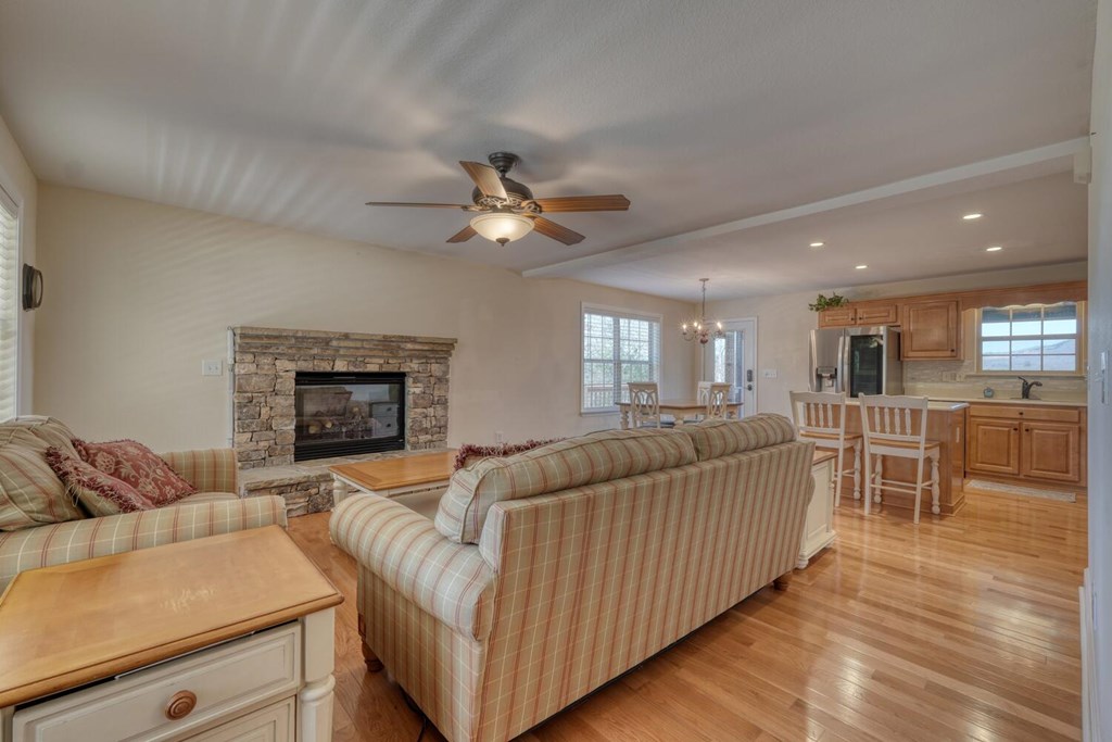 6129 Ruth Drive Young Harris, GA 30582 - Photo 4 of 50