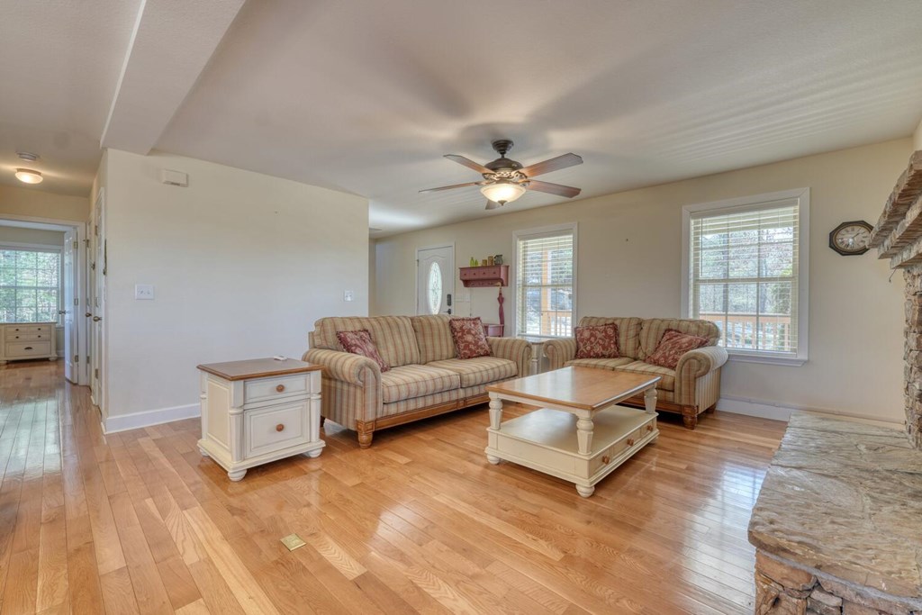 6129 Ruth Drive Young Harris, GA 30582 - Photo 6 of 50