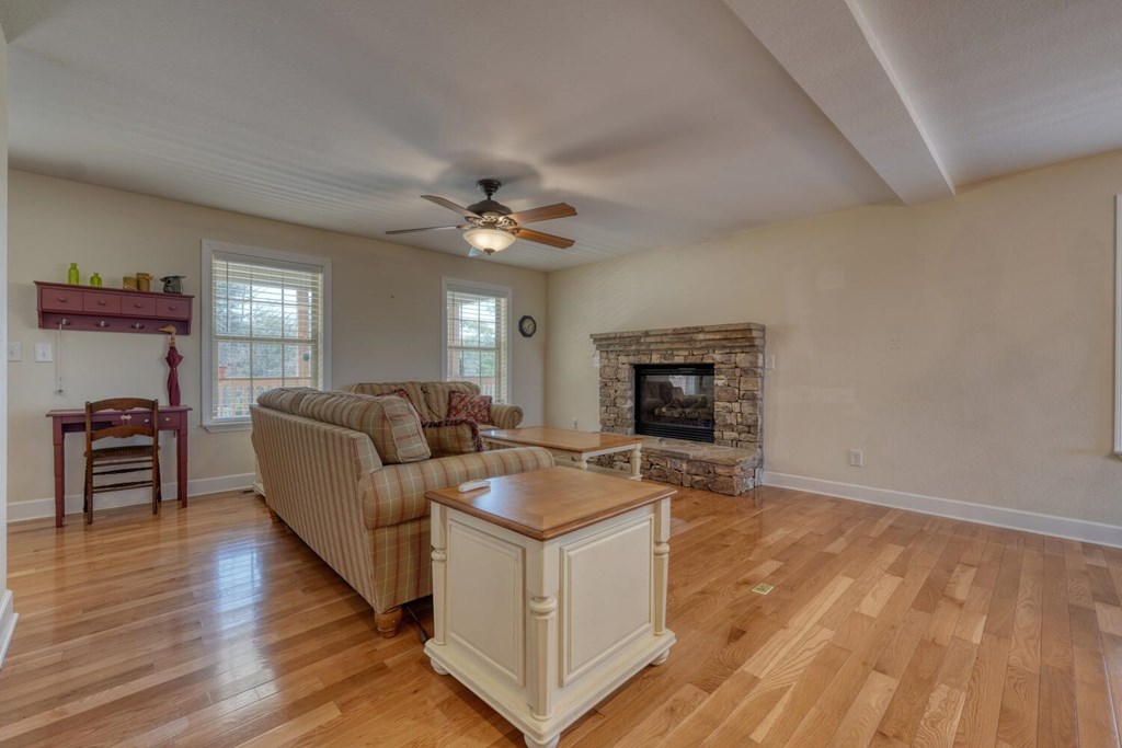 6129 Ruth Drive Young Harris, GA 30582 - Photo 7 of 50