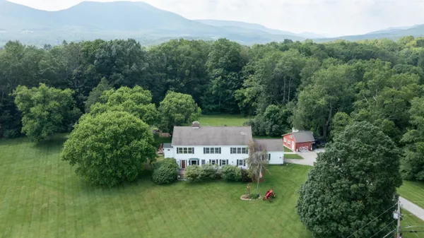 $825,000 | 445 Canterbury Road, Manchester, VT 05255
