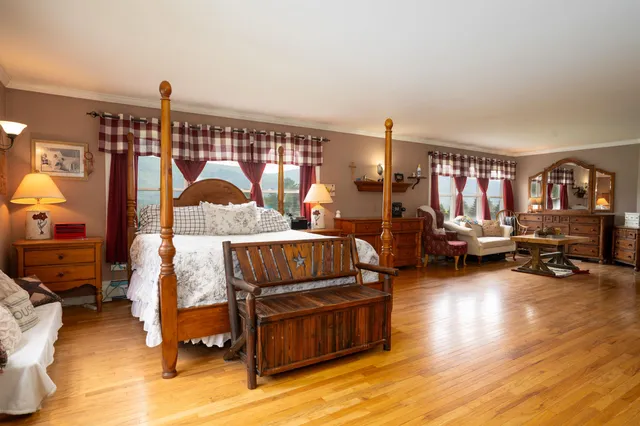 $850,000 | 445 Canterbury Road, Manchester, VT 05255