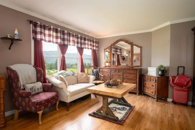 $850,000 | 445 Canterbury Road, Manchester, VT 05255