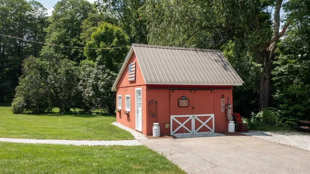 $850,000 | 445 Canterbury Road, Manchester, VT 05255