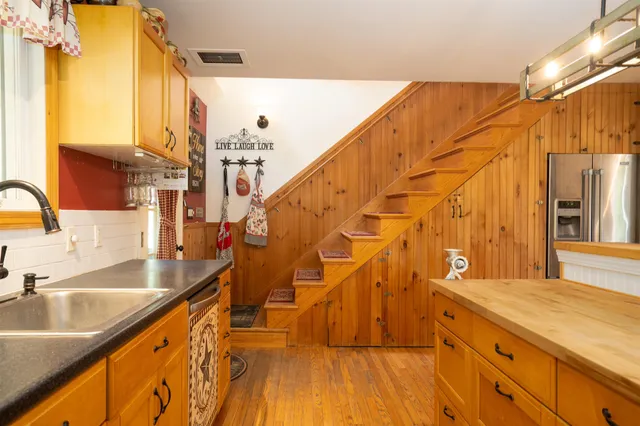 $850,000 | 445 Canterbury Road, Manchester, VT 05255