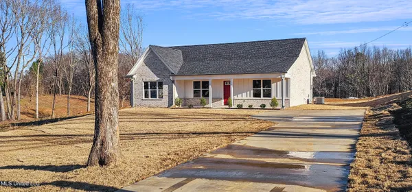 $239,900 | 1408 West Woodward Avenue, Holly Springs, MS 38635