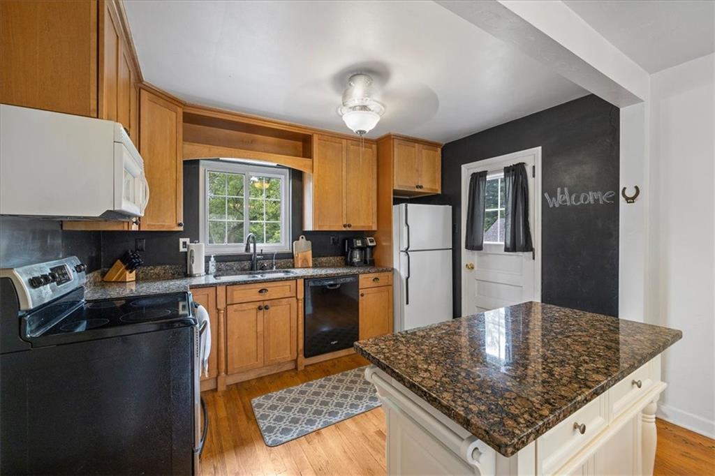 145 Rolshouse Road Pittsburgh, PA 15237 - Photo 8 of 25 Gallery Image 8