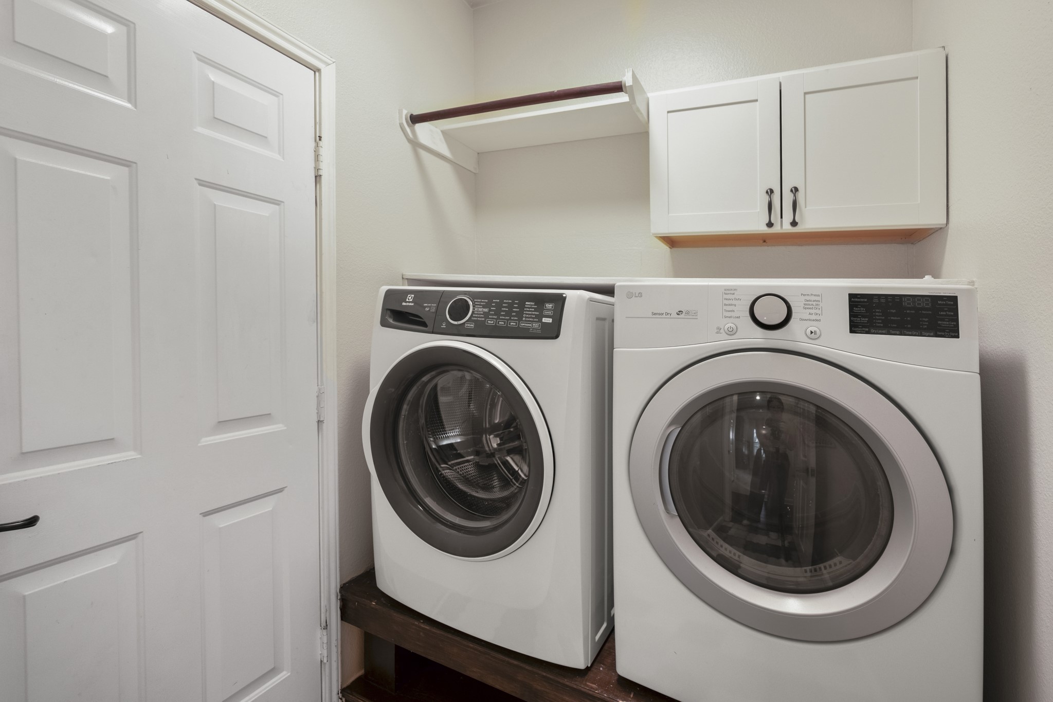 5802 Sawyer Bend Lane Spring, TX 77379 - Photo 29 of 50 a utility room with dryer and washer