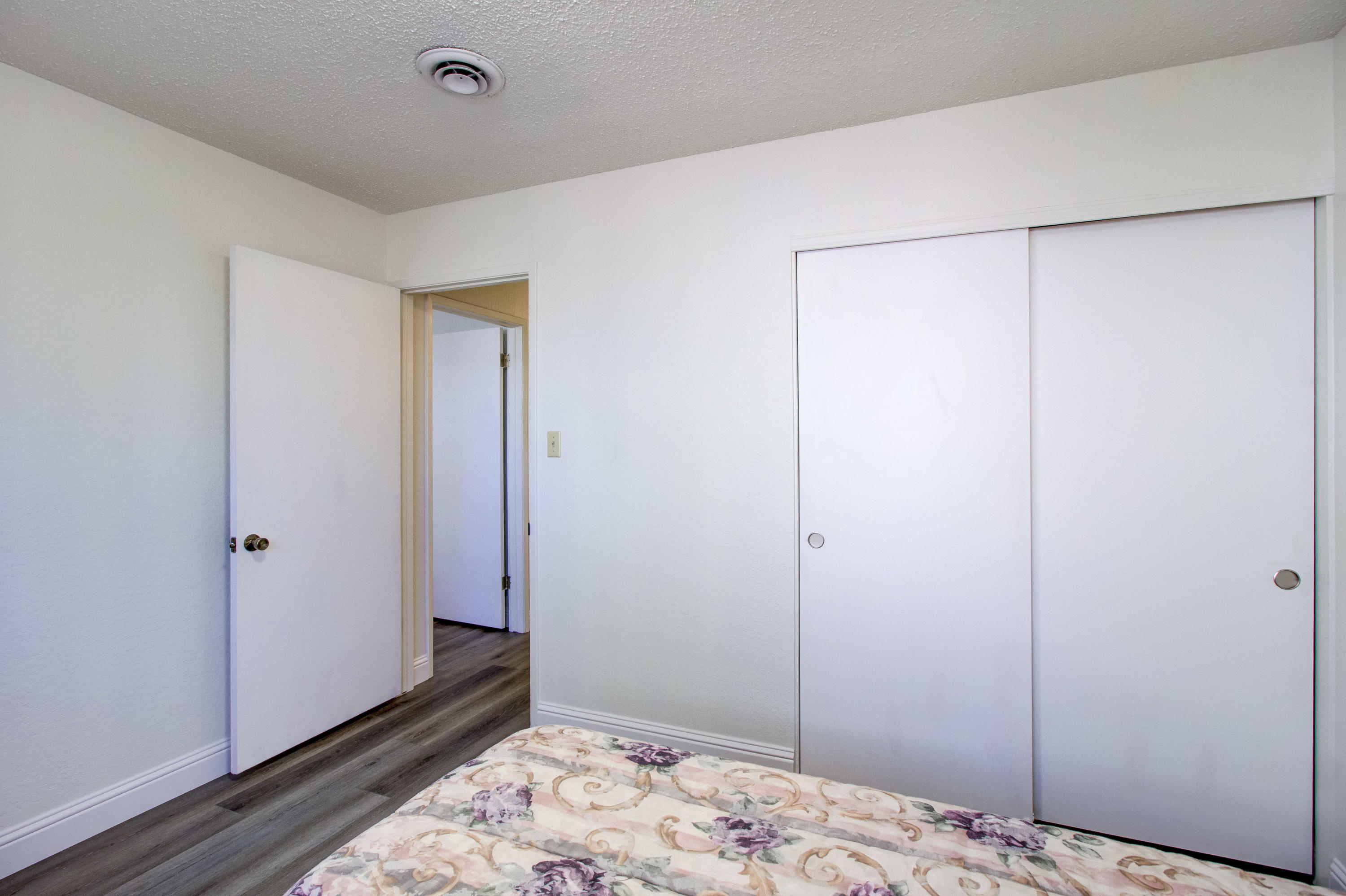 2602 Irwin Road Redding, CA 96002 - Photo 18 of 27 a view of a bedroom with bathroom