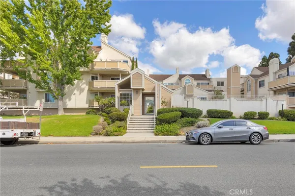 $695,000 | 3845 Farquhar Avenue, Unit 110, Los Alamitos, CA 90720