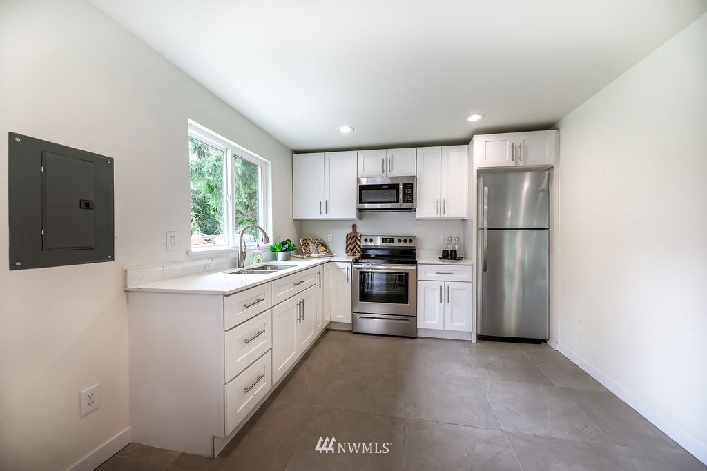9945 Littlerock Road Southwest Olympia, WA 98512 - Photo 16 of 25 Gallery Image 16