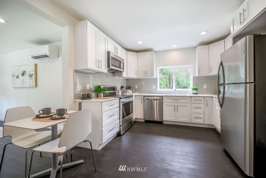 9945 Littlerock Road Southwest Olympia, WA 98512 - Photo 6 of 25 Gallery Image 6