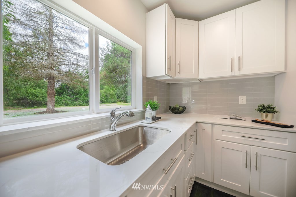 9945 Littlerock Road Southwest Olympia, WA 98512 - Photo 8 of 25 Gallery Image 8