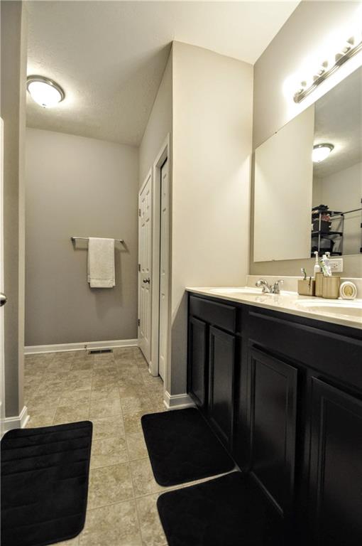 217 West Country Barn Road Houston, PA 15342 - Photo 12 of 23